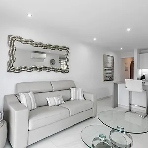 https://mango-la-caleta-1a025.in-canary-islands.com